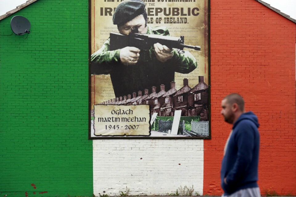Er IRA fortsatt aktiv? Det strides partene i Nord-Irland om. Den britiske regjeringen har lovet en gjennomgang av de paramilitære gruppene. I går var partene i krisemøte. FOTO: CATHAL MCNAUGHTON/NTB SCANPIX Er IRA fortsatt aktiv? Det strides partene i Nord-Irland om. Den britiske regjeringen har lovet en gjennomgang av de paramilitære gruppene. I går var partene i krisemøte. FOTO: CATHAL MCNAUGHTON/NTB SCANPIX