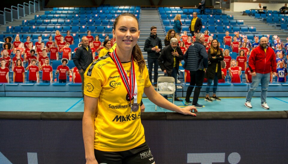 Malin Holta takket av i Sola med NM-sølv for et par år siden. Nå er bakspilleren tilbake. Malin Holta