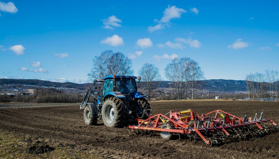 En tredel av norske bønder sier de bekymrer seg over om de får betalt regningene sine i år. Det viser en medlemsundersøkelse fra Norges Bondelag. Illustrasjonsfoto.