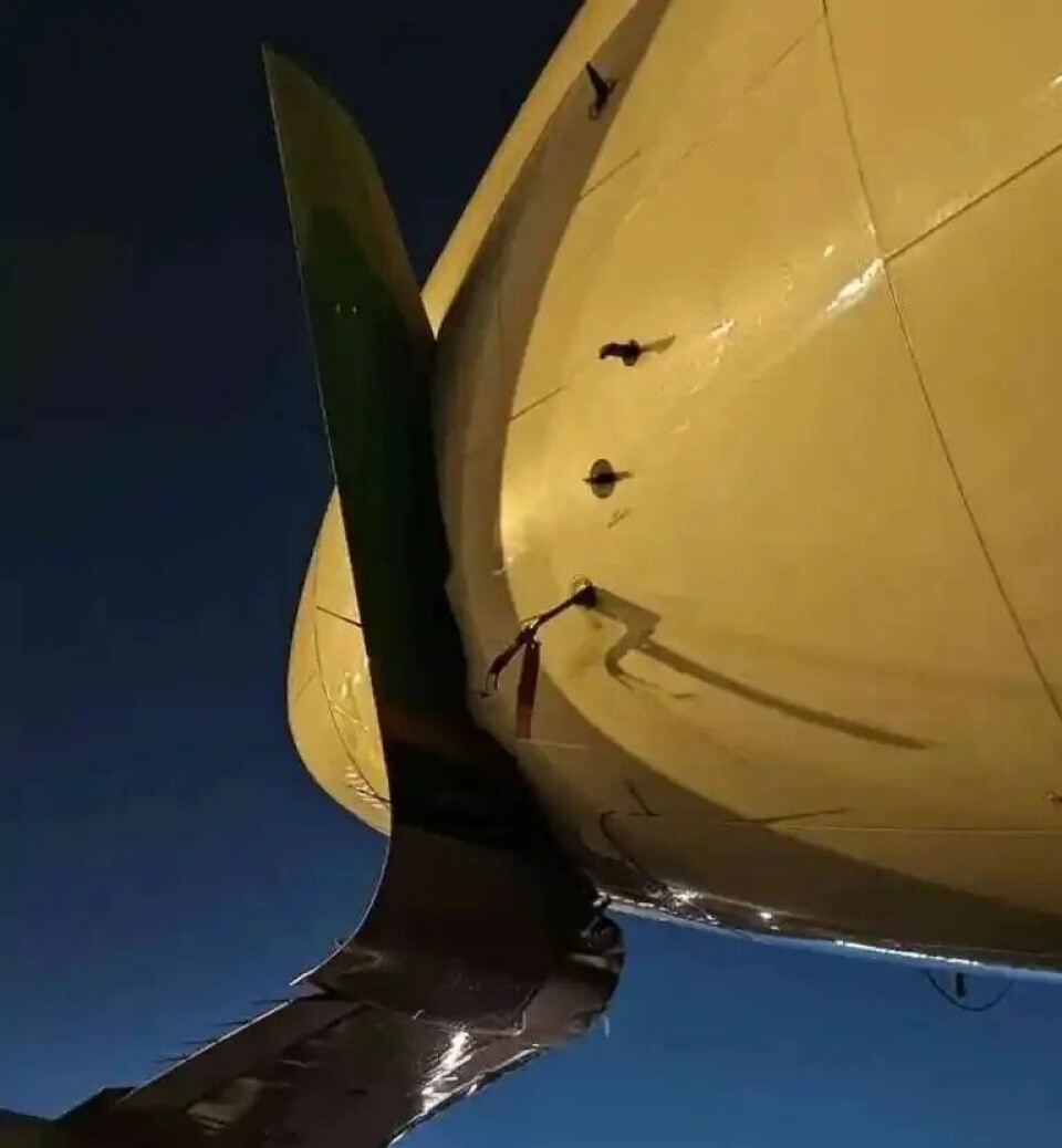 Begge flyene måtte tas ut av tjeneste etter kollisjonen. Begge flyene måtte tas ut av tjeneste etter kollisjonen.