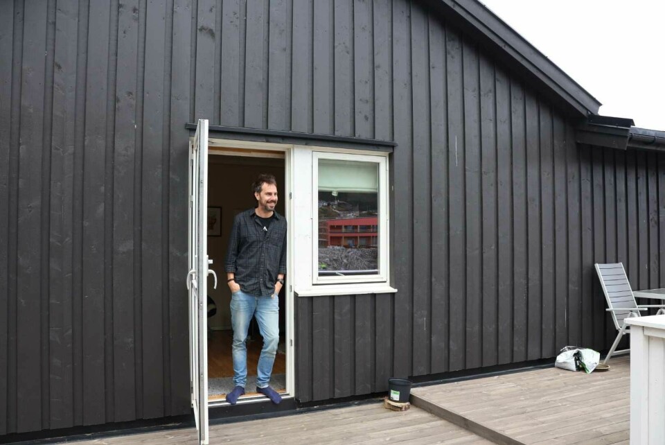 I leiligheten til Rodrigo får passerne både terrasse og hage for seg selv. Iván Rodrigo sørger for at både huset og hundene har tilsyn mens han og samboeren er vekkreist.
