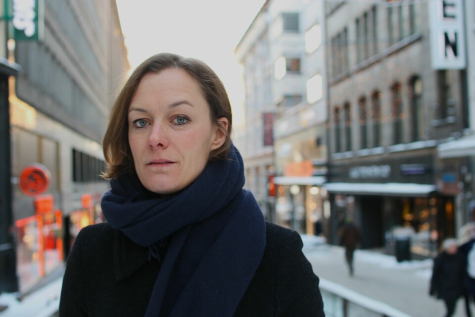 Enkelte er modige og sier fra, men mange gjør det ikke. Slik skal vi ikke ha det, for vi har kommet lengre enn at vi «bare må tåle», skriver Anette Trettebergstuen. Kultur- og likestillingsminister Anette Trettebergstuen.