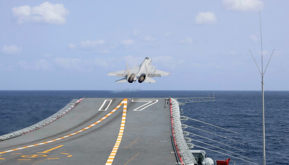 Et kinesisk jagerfly tar av fra et hangarskip under en kinesisk militærøvelse rundt Taiwan tidligere i april. Lekkede dokumenter fra Pentagon antyder at Taiwans luftforsvar ikke vil være i stand til å slå tilbake en eventuelt kinesisk luftangrep. Et kinesisk jagerfly tar av fra et hangarskip under en kinesisk militærøvelse rundt Taiwan tidligere i april. Lekkede dokumenter fra Pentagon antyder at Taiwans luftforsvar ikke vil være i stand til å slå tilbake en eventuelt kinesisk luftangrep. Foto: AP / NTB