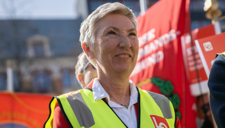 LO-leder Peggy Hessen Følsvik under streikemarkering på Youngstorget. LO-leder Peggy Hessen Følsvik under streikemarkering på Youngstorget.