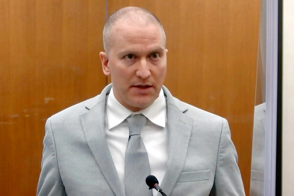 Den tidligere politimannen Derek Chauvin fikk ingen mildere dom da saken mot ham var oppe til ny behandling mandag. Dommen på 22,5 års fengsel ble stående. Den tidligere politimannen Derek Chauvin fikk ingen mildere dom da saken mot ham var oppe til ny behandling mandag. Dommen på 22,5 års fengsel ble stående. Arkivfoto: AP / NTB