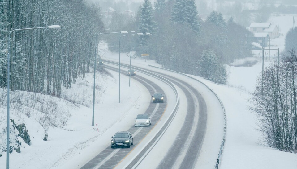 Mandag er det ventet mye snø. På store deler av Østlandet er det sendt ut gult farevarsel. Mandag er det ventet mye snø. På store deler av Østlandet er det sendt ut gult farevarsel. Foto: Stian Lysberg Solum / NTB