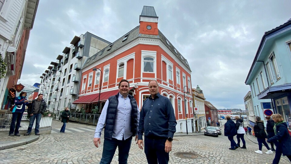 Tore Medhaug, komiker og bookingansvarlig i Centrum Standup og styreleder hos Gaffel & Karaffel gleder seg til Centrum Standup-premiere fredag 28. april. Hver siste fredag i måneden er det klubbkveld med helaften show. Gaffel & Karaffel blir fast tilholdssted. Tore Medhaug, komiker og bookingansvarlig i Centrum Standup og styreleder hos Gaffel & Karaffel gleder seg til Centrum Standup-premiere fredag 28. april. Hver siste fredag i måneden er det klubbkveld med helaften show. Gaffel & Karaffel blir fast tilholdssted.
