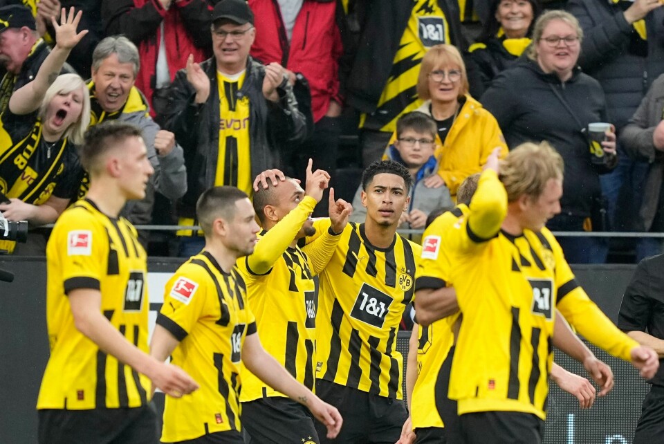Jude Bellingham og Borussia Dortmund er ny serieleder i Bundesliga. Foto: Martin Meissner / AP / NTB Jude Bellingham og Borussia Dortmund er ny serieleder i Bundesliga. Foto: Martin Meissner / AP / NTB