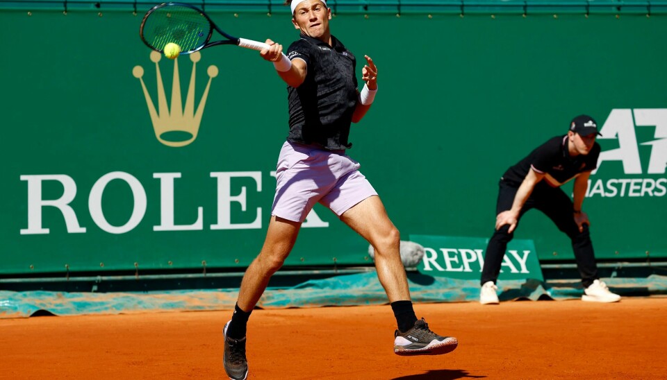 Casper Ruud slet mot tyskeren Jan-Lennard Struff og forsvant ut av ATP-turneringen i tennis i Monte Carlo med 1-6 og 6-7. Casper Ruud slet mot tyskeren Jan-Lennard Struff og forsvant ut av ATP-turneringen i tennis i Monte Carlo med 1-6 og 6-7.