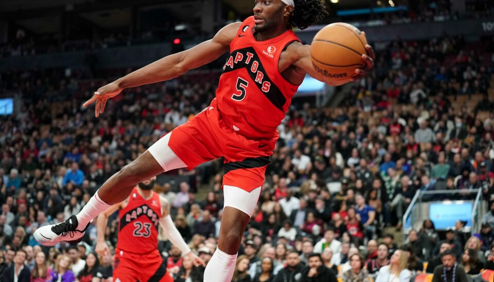 I USA og store deler av verden er basketball stort. Her er Toronto Raptors Precious Achiuwa i aksjon. I USA og store deler av verden er basketball stort. Her er Toronto Raptors Precious Achiuwa i aksjon.