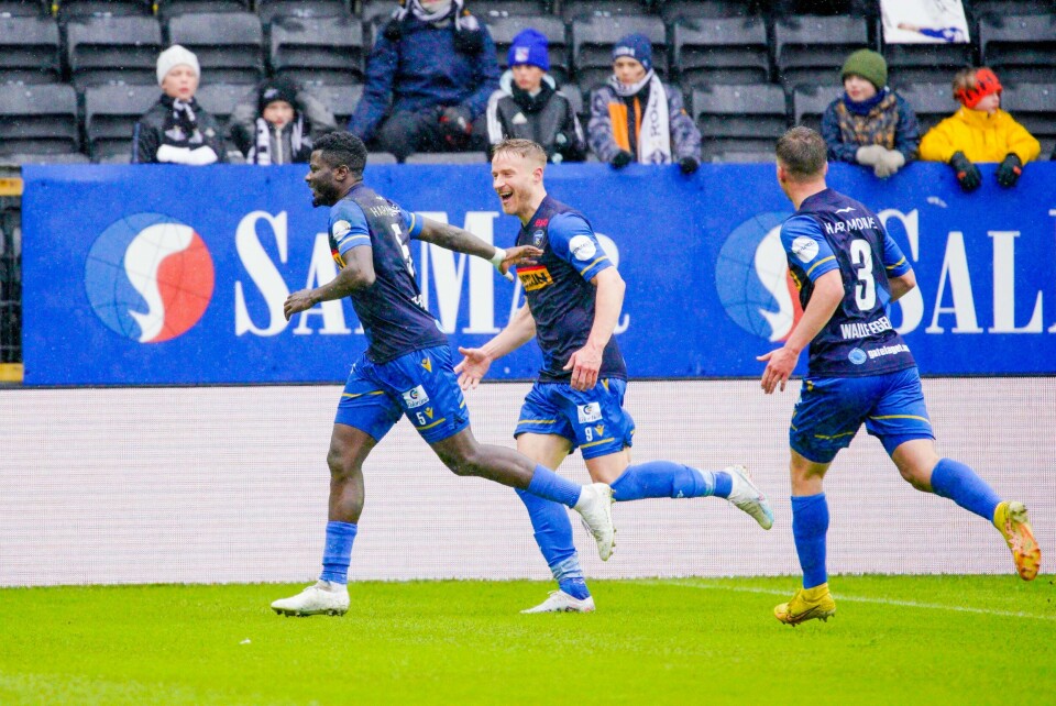 Sandefjords Fréderic Bikoro jubler 1-0-scoringen under eliteseriekampen i fotball mellom Rosenborg og Sandefjord på Lerkendal stadion søndag. Sandefjords Fréderic Bikoro jubler 1-0-scoringen under eliteseriekampen i fotball mellom Rosenborg og Sandefjord på Lerkendal stadion søndag. Foto: Jan Kåre Ness / NTB.