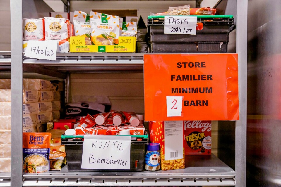 Frivillige og ansatte på Frelsesarmeens slumstasjon i Oslo pakker matposer Frivillige og ansatte på Frelsesarmeens slumstasjon i Oslo pakker matposer