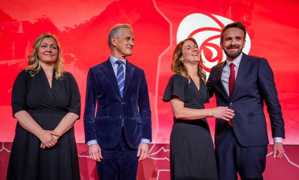 Bak alle de store og flotte ordene har også Arbeiderpartiets landsmøte og nye ledelse bare spilt ballen videre, til en framtidig løsning som skal fjerne alle utfordringer og sørge for at framtiden er grønn, god og billig, skriver vår kommentator. Bak alle de store og flotte ordene har også Arbeiderpartiets landsmøte og nye ledelse bare spilt ballen videre, til en framtidig løsning som skal fjerne alle utfordringer og sørge for at framtiden er grønn, god og billig, skriver vår kommentator.