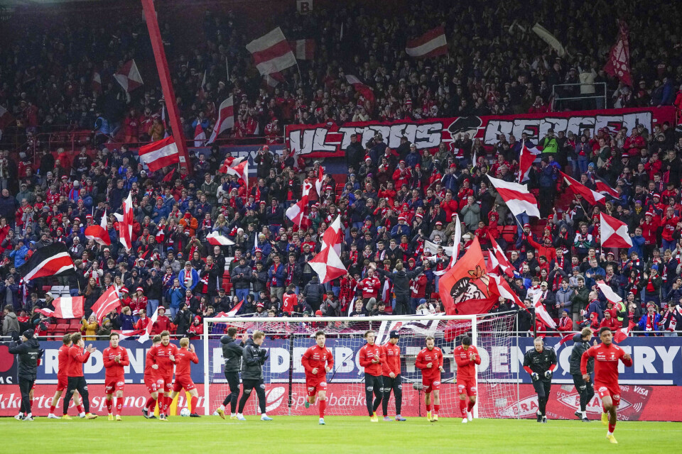 Bergen 20230410. Stemning før eliteseriekampen i fotball mellom Brann og Haugesund på Brann stadion.Foto: Bjornar Morønning / NTB Mange tilskuere på Brann Stadion i sesongåpningen i Eliteserien fotball. Foto: Bjornar Morønning / NTB