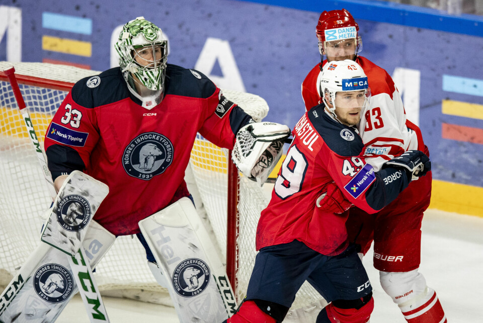Målvakt Henrik Haukeland fra Fredrikstad er i troppen når VM i ishockey starter denne uka. Christian Kåsastul (nr. 49) er ferdig i USA. Foto: Beate Oma Dahle / NTB