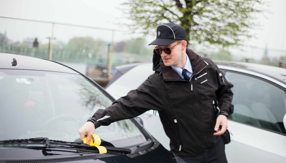Ståle Kolnes, avdelingsleder for trafikk i Stavanger Parkering, sier de deler ut en god del parkeringsbøter hver dag. Ståle Kolnes, avdelingsleder trafikk i Stavanger Parkering.