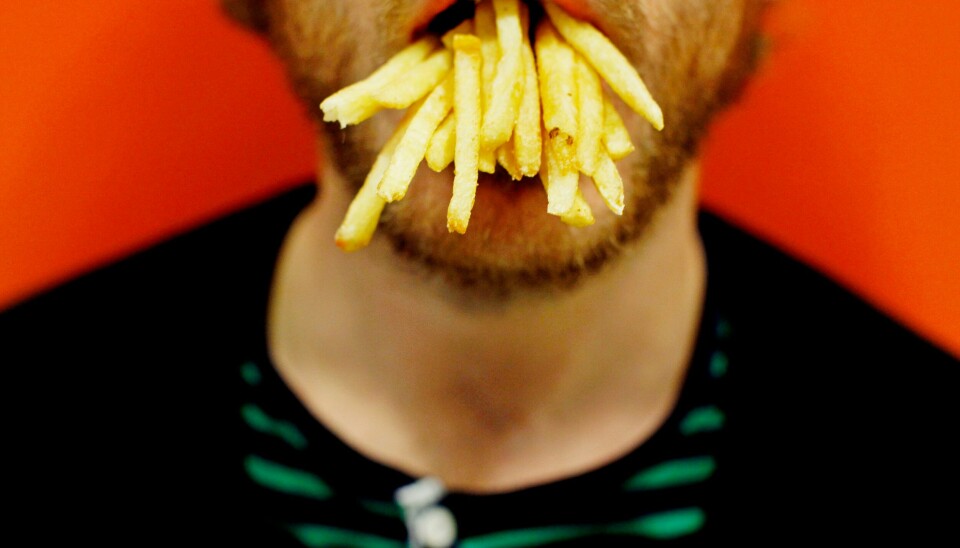 Selv med et normalt sunt kosthold kan utskeielser i matveien påvirke helsen vår – også deler av hukommelsen, viser en studie fra Australia. (illustrasjonsfoto) Vi et mindre omarbeidd potet, som pommes frites og potetgull, no enn for ti år sidan. Illustrasjonsfoto: Sara Johannessen Meek / NTB / NPK