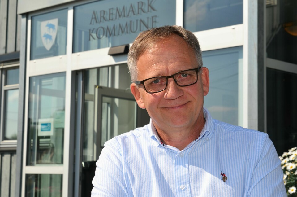 – Hvis storsamfunnet sier vi skal ha ulv i en ulvesone, må det stille opp med nødvendige virkemidler, slik at bonden ikke blir skadelidende, sier Aremark-ordfører Håkon Tolsby (Sp). Aremark-ordfører Håkon Tolsby (Sp)