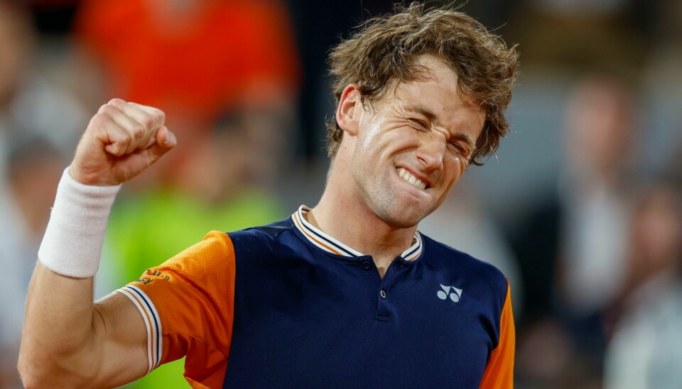 Casper Ruud slo også i år Holger Rune i Roland-Garros-kvartfinalen. Casper Ruud slo også i år Holger Rune i Roland-Garros-kvartfinalen.
