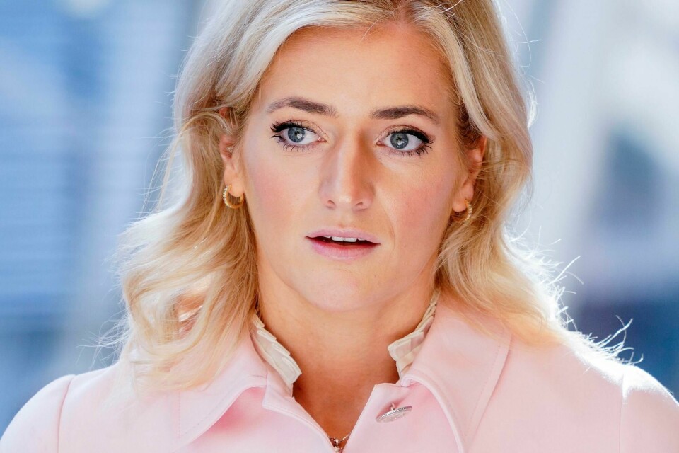 Justisminister Emilie Enger Mehl (Sp) bør lytte til signalene fra regjeringspartner Ap og skrote reversering av domstolsreformen, mener Dagsavisen. Justisminister Emilie Enger Mehl (Sp) bør lytte til signalene fra regjeringspartner Ap og skrote reversering av domstolsreformen, mener Dagsavisen.
