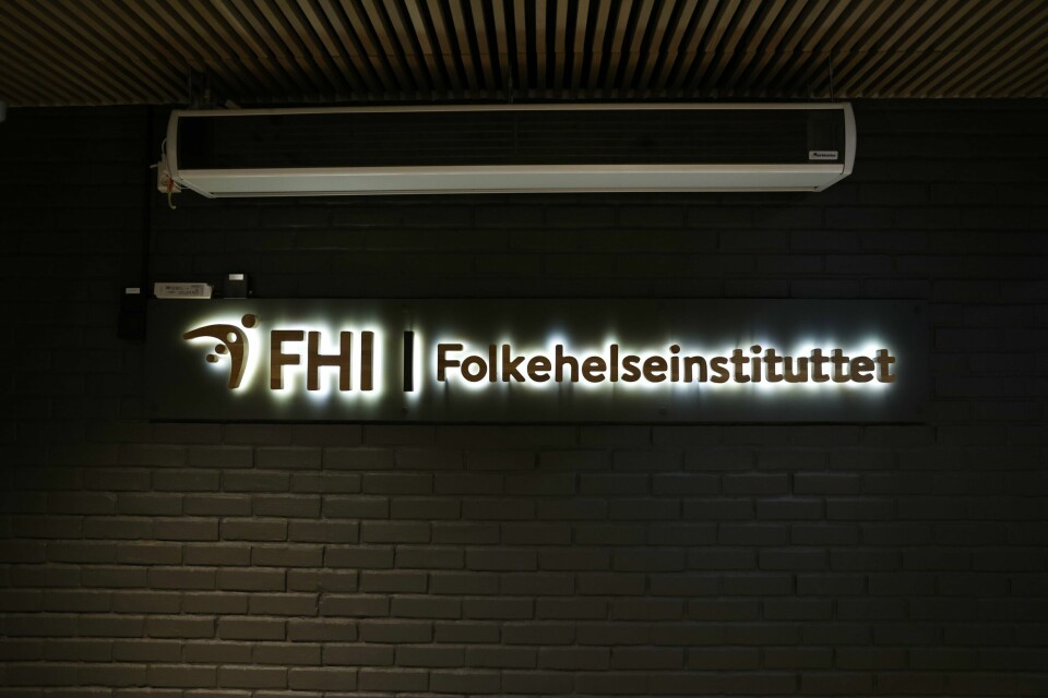 FHI er bekymret for utviklingen av karbapenemase-produserende bakterier (CPO). Bildet viser logoen til Folkehelseinstituttet (FHI).