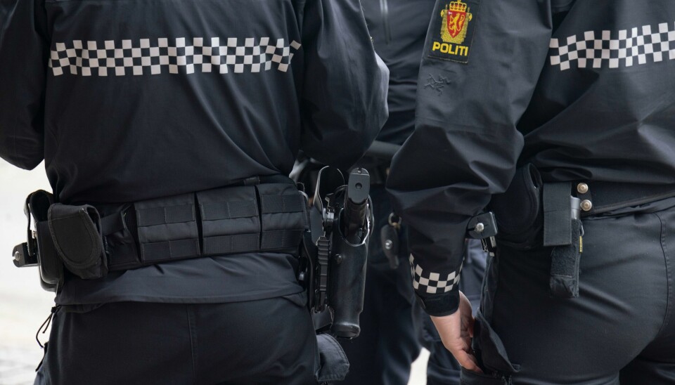 Den midlertidige bevæpningen av politiet avsluttes. Ekspertutvalget om politiets bruk av maktmidler, foreslår en generell bevæpning av politiet. Foto: Geir Olsen / NTB