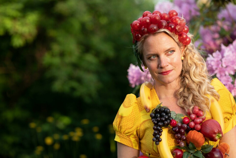 Nina Ellen Ødegård har hovedrollen som den livsglade og kreftsyke Ester i NRK-serien «Etterglød». Nå er hun nominert til pris for beste kvinnelige skuespiller for innsatsen ved den internasjonale dramafestivalen i Seoul i Sør-Korea, selskap med skuespillere fra blant annet Tyskland, Kypros, Israel og Kina. Dramaserien som stadig vinner internasjonal anseelse er å se på NRK TV. Nina Ellen Ødegård har hovedrollen som den livsglade og kreftsyke Ester i den prisbelønte serien «Etterglød».