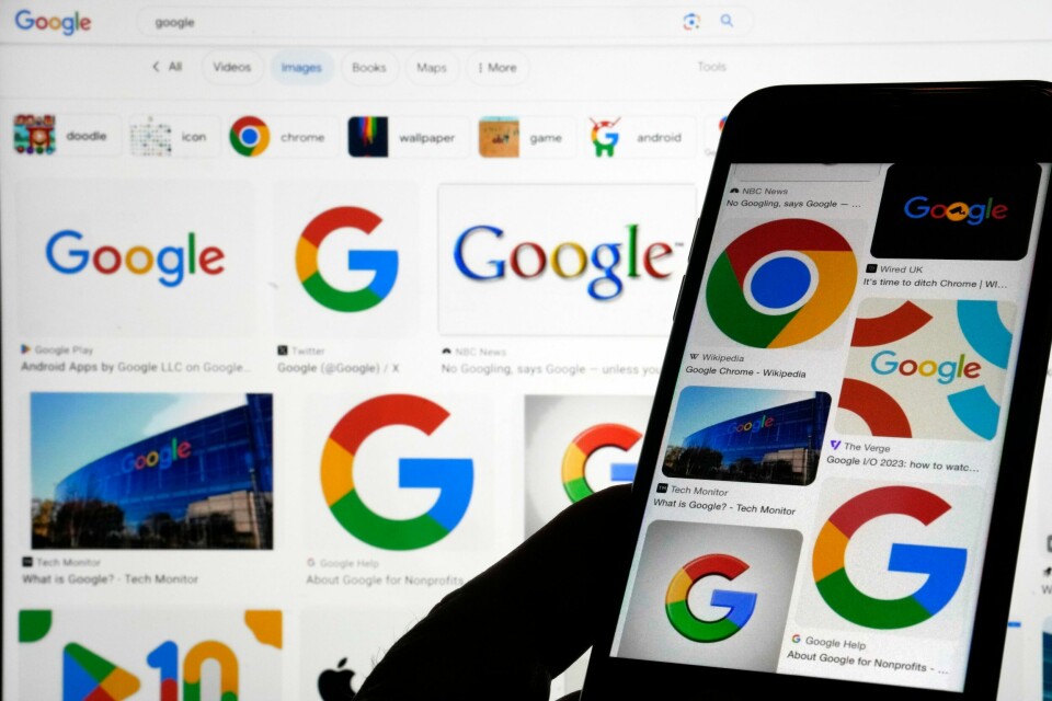 Etter å ha tapt et søksmål fra spillprodusenten Epic Games, pålegges Google å la andre leverandører lage egne app-butikker for Android-telefoner. Illustrasjonsfoto. Etter å ha tapt et søksmål fra spillprodusenten Epic Games, pålegges Google å la andre leverandører lage egne app-butikker for Android-telefoner. Illustrasjonsfoto: Richard Drew / AP / NTB