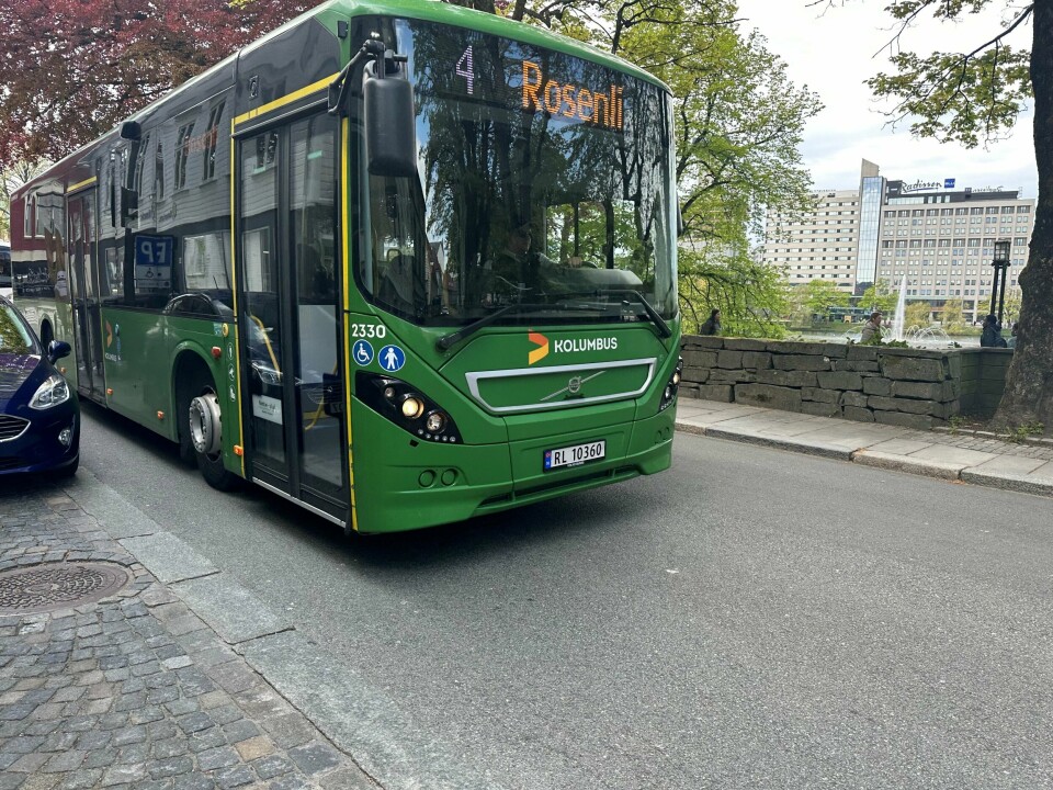 Fra 1. juli blir det gratis kollektivtransport for mennesker som er bosatt i Stavanger. Sandnes og Sola vil ikke gjøre det samme, ifølge kommunenes ordførere. Fra 1. juli blir det gratis kollektivtransport for mennesker som er bosatt i Stavanger. Sandnes og Sola vil ikke gjøre det samme, ifølge kommunenes ordførere.