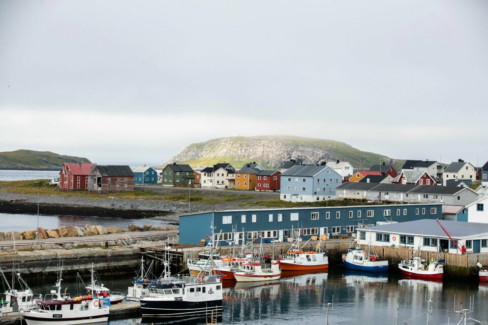 En meningsmåling viser at det er innbyggerne i de tre nordligste fylkene som er mest redd for krig i Norge. Her fra Vardø i Øst-Finnmark. Tilbudet om å få slettet 20 prosent av det opprinnelige studielånet om man har bodd og jobbet i tiltakssonen sammenhengende gjelder i hele Finnmark, også her i Vardø. Foto: Berit Roald / NTB