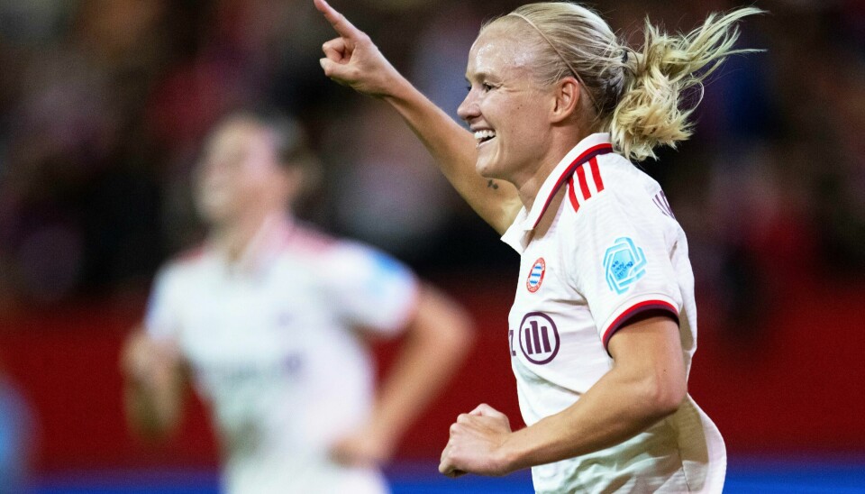 Pernille Harder scoret ett av Bayerns mål i onsdagens seier mot Juventus. Her fra oppgjøret mot Arsenal. Pernille Harder scoret ett av Bayerns mål i onsdagens seier mot Juventus. Her fra oppgjøret mot Arsenal. Foto: Sven Hoppe / dpa via AP / NTB