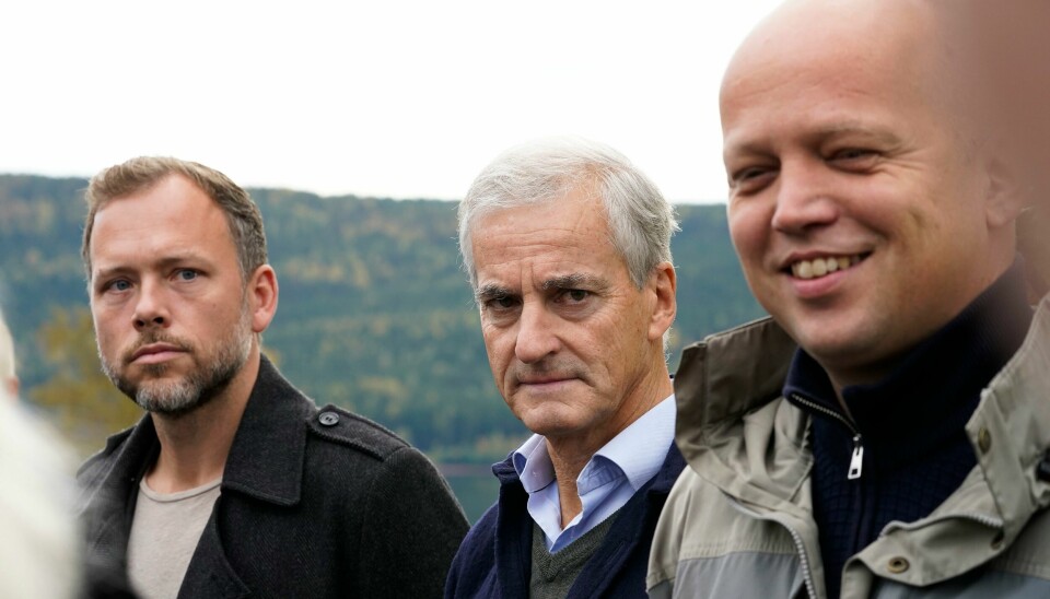 Partilederne Audun Lysbakken (SV), Jonas Gahr Støre (Ap) og Trygve Slagsvold Vedum (Sp) under regjeringssonderingene i Hurdal. Det endte med at SV droppet ut og ikke gikk inn i regjering. Partilederne Audun Lysbakken (SV), Jonas Gahr Støre (Ap) og Trygve Slagsvold Vedum (Sp) møttes torsdag på Hurdalsjøen hotell for sonderinger om regjeringsforhandlinger. Foto: Torstein Bøe / NTB