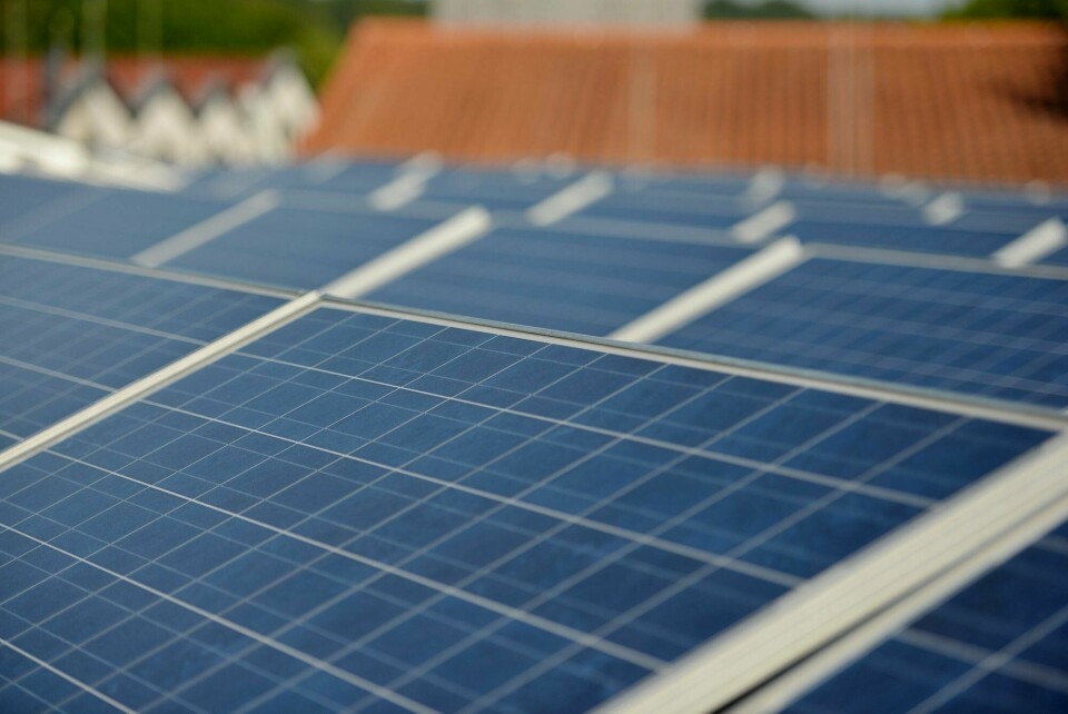 Enova-støtten til solceller på norske tak er så populær at den nå blir strupet. Det er dårlig politikk på veien inn i det grønne skiftet, mener Dagsavisen. Enova-støtten til solceller på norske tak er så populær at den nå blir strupet. Det er dårlig politikk på veien inn i det grønne skiftet, mener Dagsavisen.