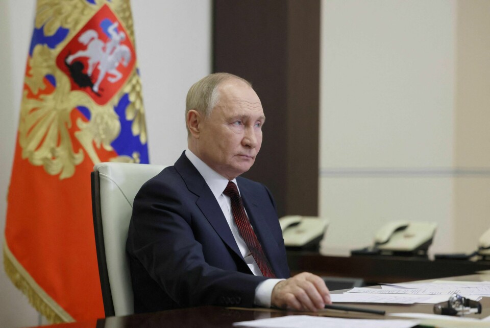 Dersom Vesten ikke tror på Vladimir Putins trusler, fungerer de ikke, skriver Maja Fjellvær Thompson. In this pool photograph distributed by the Russian state agency Sputnik, Russia's President Vladimir Putin chairs a meeting on a social infrastructure facilities via videoconference in Moscow on September 30, 2024. (Photo by Mikhail METZEL / POOL / AFP)