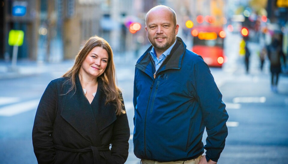 Næringsminister Cecilie Myrseth (Ap) og finansminister Trygve Slagsvold Vedum (Sp) kutter i gebyrene til flere offentlige virksomheter. Næringsminister Cecilie Myrseth (Ap) og finansminister Trygve Slagsvold Vedum (Sp) kutter i gebyrene til flere offentlige virksomheter. Foto: Ole Berg-Rusten / NTB