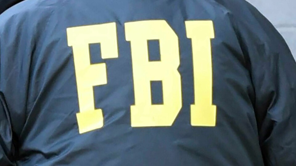 FBI har pågrepet en 27 år gammel mann. FBI har pågrepet en 27 år gammel mann.