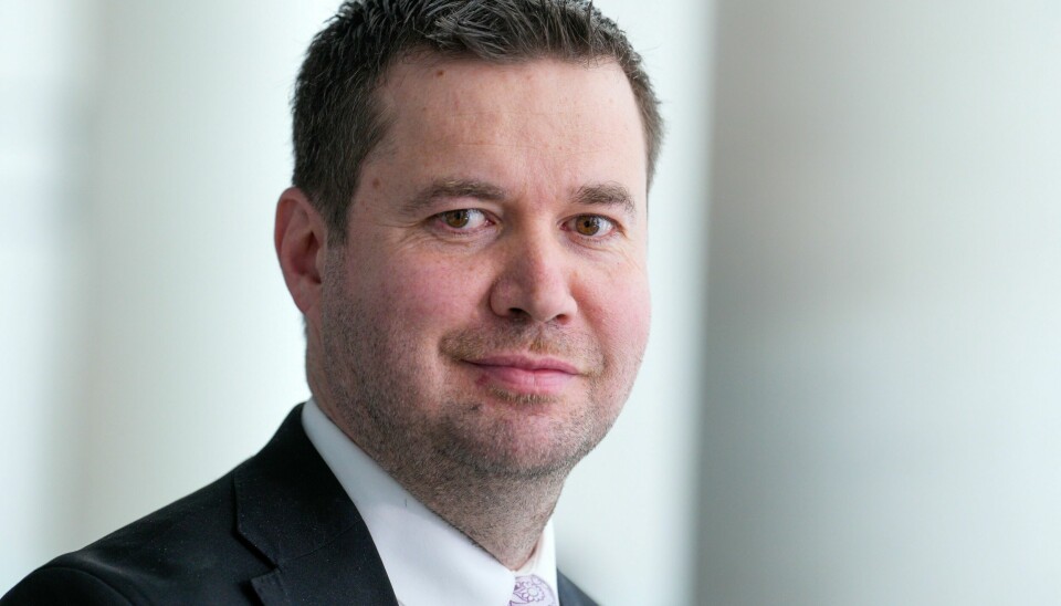 Landbruks- og matminister Geir Pollestad foreslår at mat som er gått ut på dato, skal doneres. Regjeringen har lagt fram et lovforslag mot matsvinn. Landbruks- og matminister Geir Pollestad foreslår at mat som er gått ut på dato, skal doneres. Regjeringen har lagt fram et lovforslag mot matsvinn. Foto: Javad Parsa / NTB