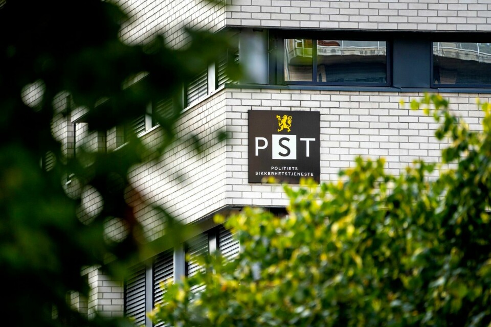 Fylkeskommunen har vært i kontakt med både politiet og PST som følge av henvendelser fra flere politikere. Fylkeskommunen har vært i kontakt med både politiet og PST som følge av henvendelser fra flere politikere.