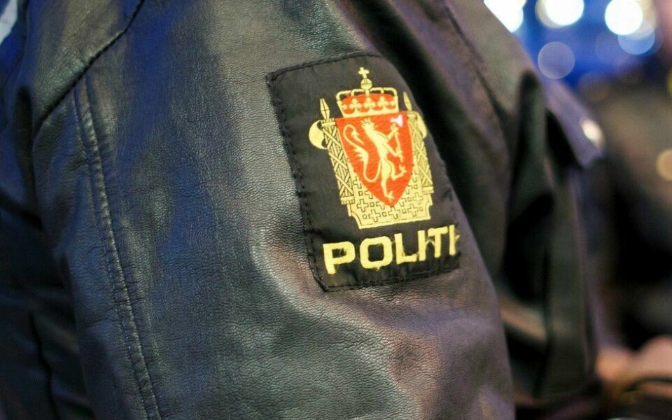 Illustrasjonsfoto. SKI 20161213.Politiet i arbeid. Politifolk patruljerer gatene i Ski. NB! Modellklarert til redaksjonell bruk. Foto: Heiko Junge / NTB