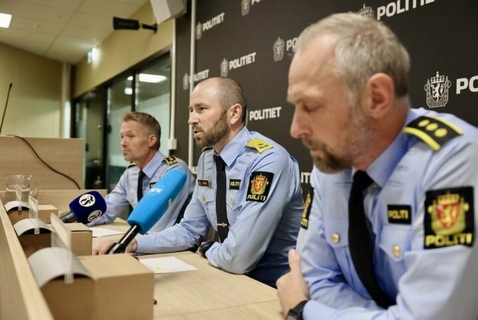 Påtaleleder Terje Kaddeberg Skaar, visepolitimester Morten Sjustøl og etterretningsleder Torgeir Winsnes fra Agder politidistrikt holdt onsdag pressekonferanse om aksjonen mot et kriminelt nettverk som ble gjennomført tirsdag. Fra venstre: Påtaleleder Terje Kaddeberg Skaar, visepolitimester Morten Sjustøl og etterretningsleder Torgeir Winsnes i Agder politidistrikt under pressekonferansen om aksjonen mot et kriminelt nettverk som ble gjennomført tirsdag. Foto: Kjartan Bjelland / Fædrelandsvennen / NTB