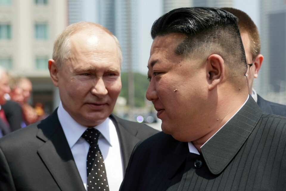 Russlands president Vladimir Putin (t.v.) og Nord-Koreas leder Kim Jong-un har et nært forhold. Russlands president Vladimir Putin (t.v.) og Nord-Koreas leder Kim Jong-un har et nært forhold. Foto: Gavril Grigorov / AP / NTB