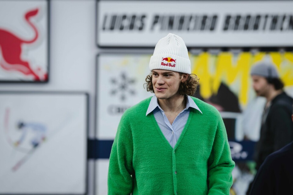 Lucas Braathen kunngjorde sitt comeback på spektakulært vis i Salzburg i mars. Lucas Braathen møtte pressen torsdag og snakket om sitt comeback i alpinsporten hvor han skal representere Brasil. Foto: Andreas Schaad / AP / NTB