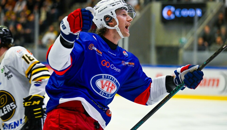 Jørgen Karterud scoret to mål da Vålerenga smadret Narvik torsdag kveld. Her fra scoring mot Oilers i Stavanger Jørgen Karterud jubler for scoring i Vålerengas borteseier over Stavanger Oilers. Foto: Carina Johansen / NTB