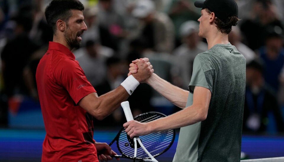 Jannik Sinner slo Novak Djokovic i Kina. Jannik Sinner slo Novak Djokovic i Kina. Foto: Andy Wong / AP / NTB