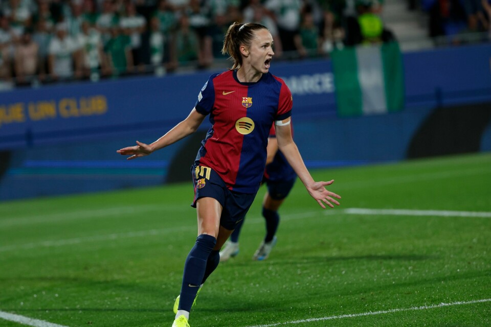 Caroline Graham Hansen fikk en drøy halvtime som innbytter i Barcelonas storseier mot østerrikske St. Pölten i mesterligaen. Her fra en kamp mot Hammarby tidligere i høst. Caroline Graham Hansen feirer sin første scoring mot Hammarby onsdag. Foto: Joan Monfort / AP / NTB