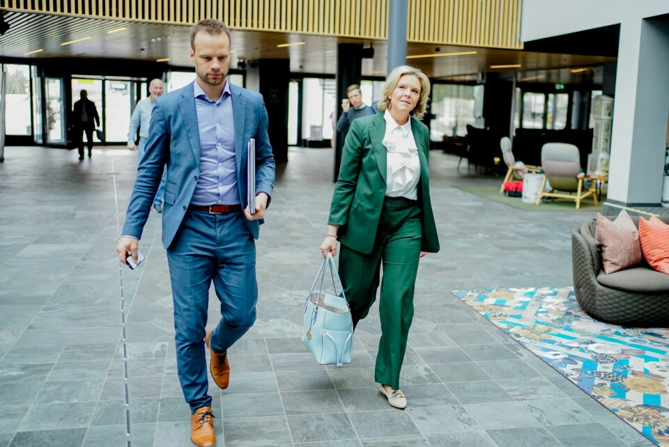 – Jeg setter stor pris på tilliten nominasjonskomiteen har vist meg, sier Jon Helgheim til VG. Her sammen med partileder Sylvi Listhaug under Frps landsstyremøte i mars. Jon Helgheim stiller seg til disposisjon for førsteplassen på Buskerud Frps liste. Foto: Terje Pedersen / NTB