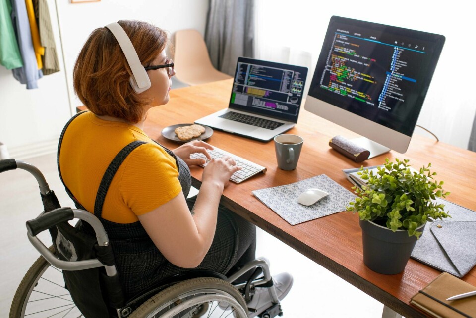En ny studie har undersøkt hva som skal til for at arbeidstakere med funksjonsnedsettelser og andre utfordringer skal bli værende i jobb. (Illustrasjonsfoto) En ny studie har undersøkt hva som skal til for at arbeidstakere med funksjonsnedsettelser og andre utfordringer skal bli værende i jobb.