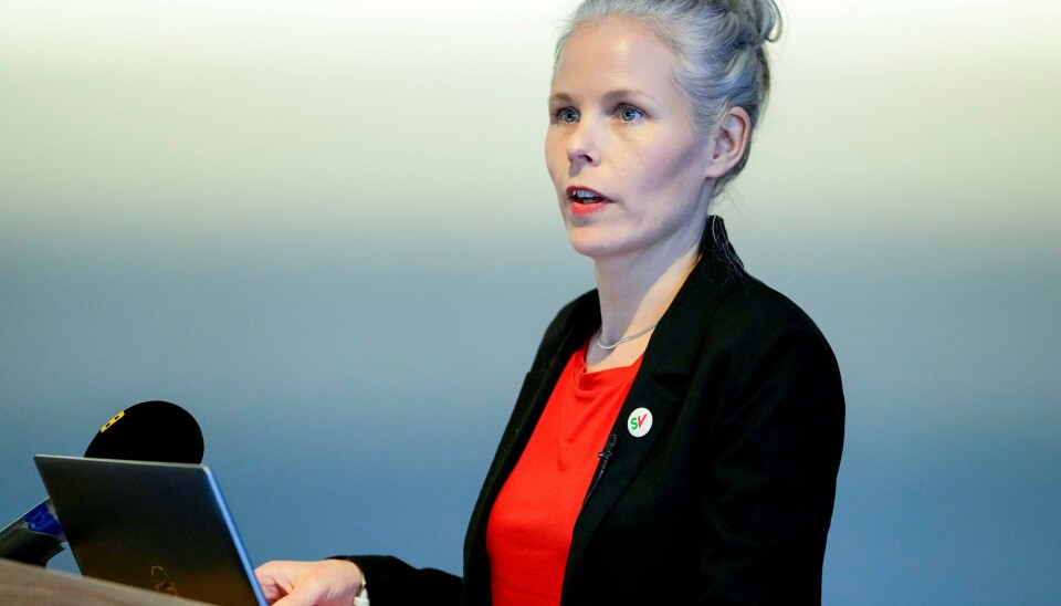 Partileder Kirsti Bergstø var raskt ute med å kommentere Elon Musks melding på X. KS har advart om at det er behov for mer enn 400 millioner kroner i kollektivtransporten i 2024 for å dekke inn merforbruk og unngå rutekutt i 2025. Foto: Beate Oma Dahle / NTB