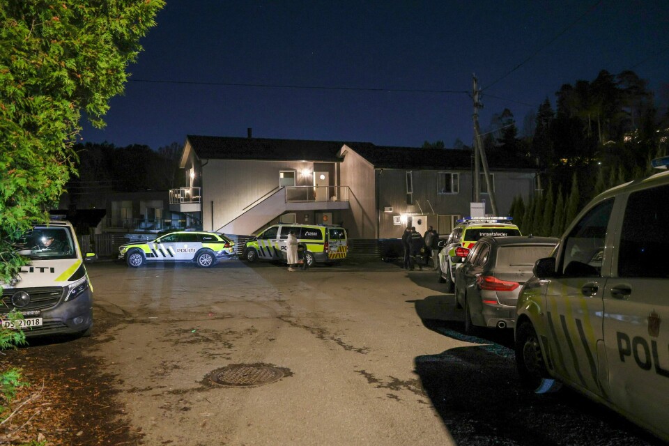 Politiet etterforsker en mulig knivstikking på Dalsroa ved Mortensrud i Oslo lørdag kveld. Oslo 20241116. Politiet etterforsker en mulig knivstikking på Dalsroa ved Mortensrud i Oslo lørdag kveld.Foto: Amanda Pedersen Giske / NTB