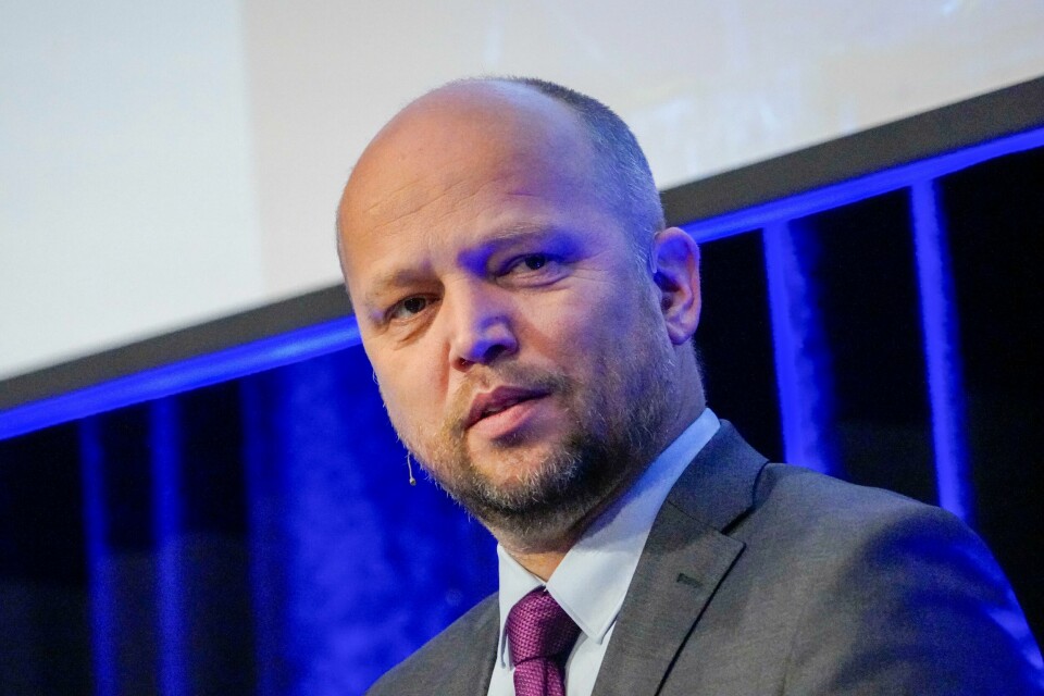 Trygve Slagsvold Vedum (Sp) har engasjert seg for nærskolene i Stange kommune, og er utrolig skuffet over vedtaket. Trygve Slagsvold Vedum (Sp) har engasjert seg for nærskolene i Stange kommune, og er utrolig skuffet over vedtaket. Foto: Ole Berg-Rusten / NTB